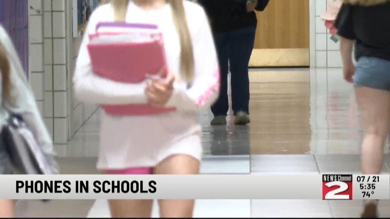 NYS Schools Discuss Cell Phone Regulations Ahead of Fall Term
